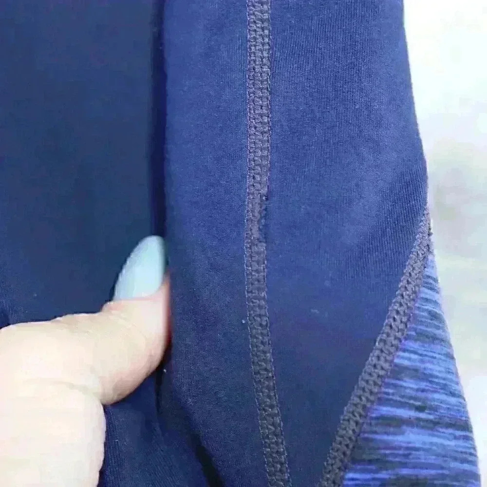 Athleta blue/black leggings/yoga pants Size L capri - Picture 6 of 14